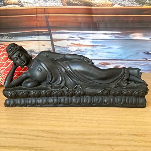Liegender buddha mit swastika - liegender,